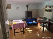 Casa Pietroasa -Bihor central,sosea , gaz, 2500 teren, dublu front 