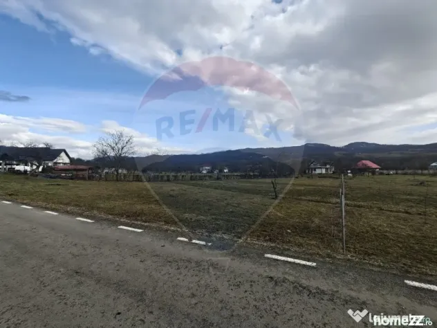 Teren intravilan de vanzare Șurdești