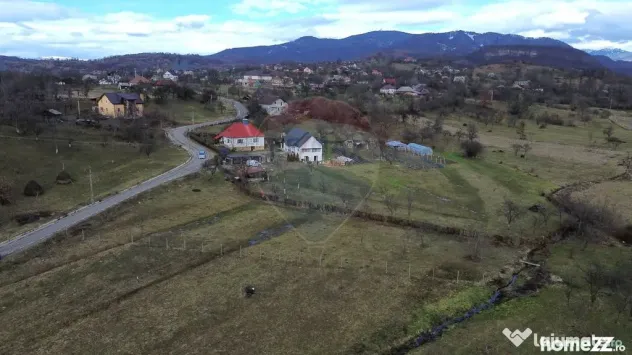 Teren intravilan de vanzare Șurdești