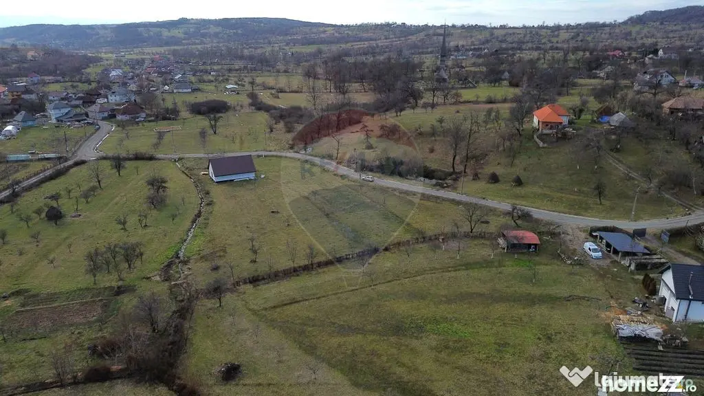 Teren intravilan de vanzare Șurdești
