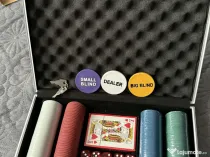 Vând Joc Poker 200 de jetoane, cutie aluminiu, 2 pachete cărți