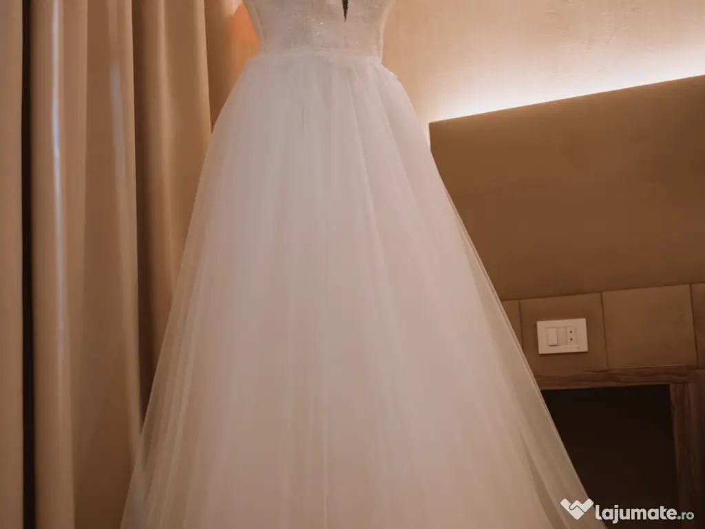 Vand rochie de mireasa