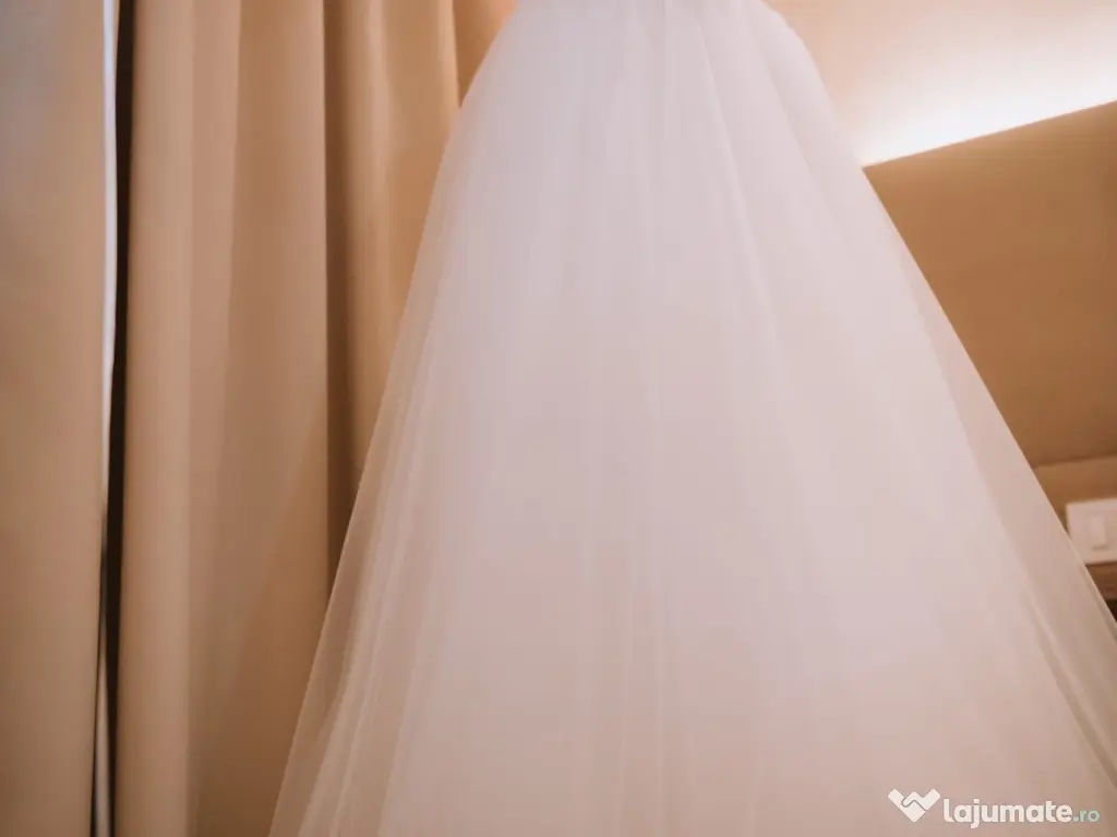 Vand rochie de mireasa