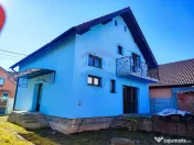 Casă / Vilă cu 5 camere de vânzare 