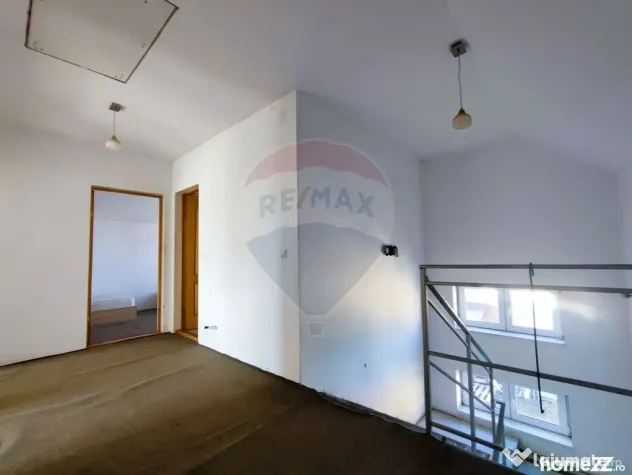 Casă / Vilă cu 5 camere de vânzare