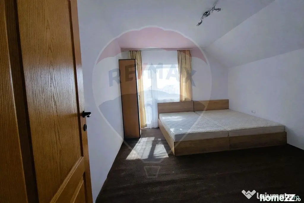 Casă / Vilă cu 5 camere de vânzare