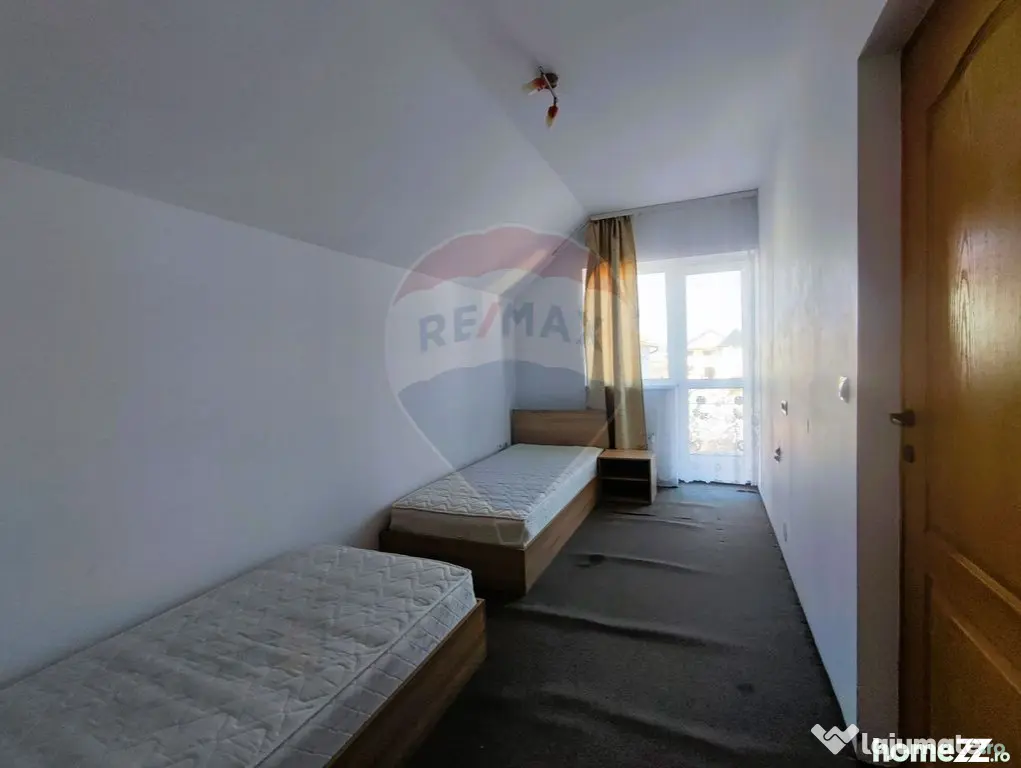 Casă / Vilă cu 5 camere de vânzare