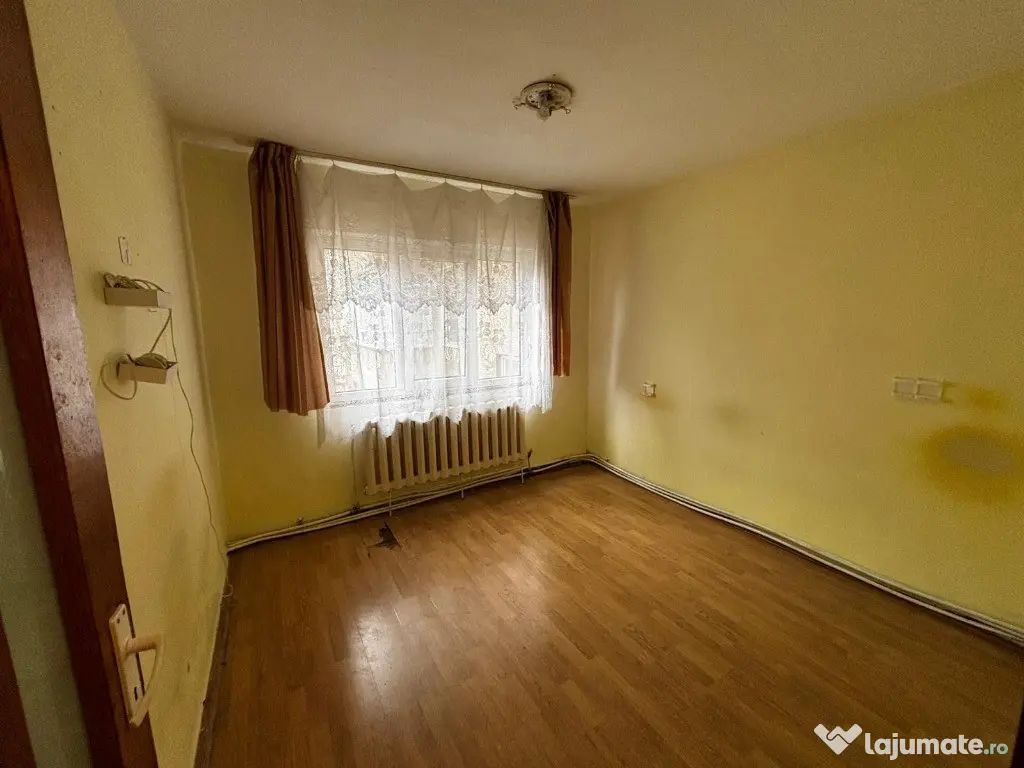 Dobrogei, 2 camere, decom., etaj 1