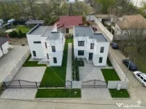 Casă / Vilă cu 4 camere de vânzare în zona Dedeman