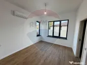 Casă / Vilă cu 4 camere de vânzare în zona Dedeman 