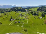 Fundata | Teren intravilan | 7,656 mp + Cabane tip A Frame