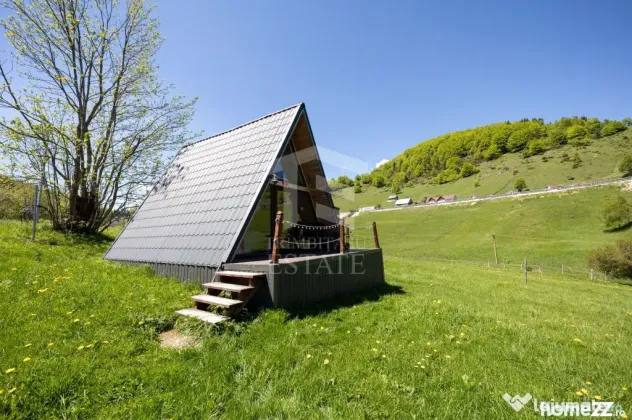 Fundata | Teren intravilan | 7,656 mp + Cabane tip A Frame - Fundata (Brasov)