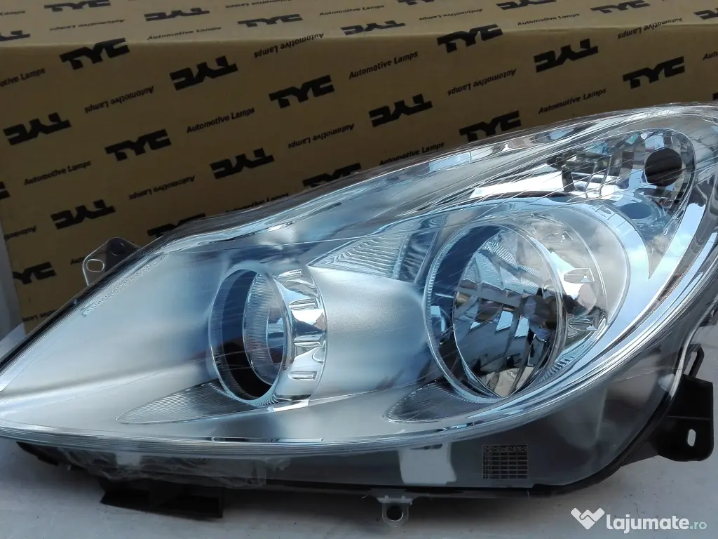 Far Opel Corsa D stanga NOU