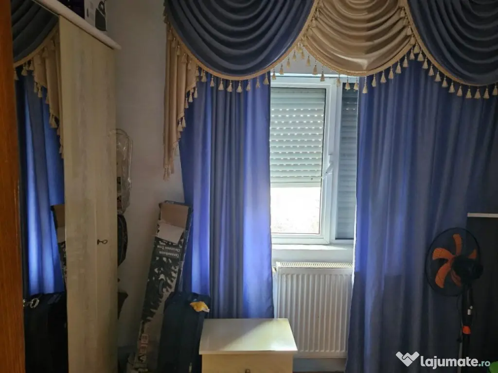 Apartament cu 3 camere ~ zona Brosteni / Colegiu ~ etaj 3 din 4