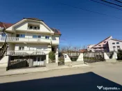 Casă / Vilă 8 camare cartier Beverly Hills Sanmartin 