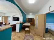 Casă / Vilă 8 camare cartier Beverly Hills Sanmartin 