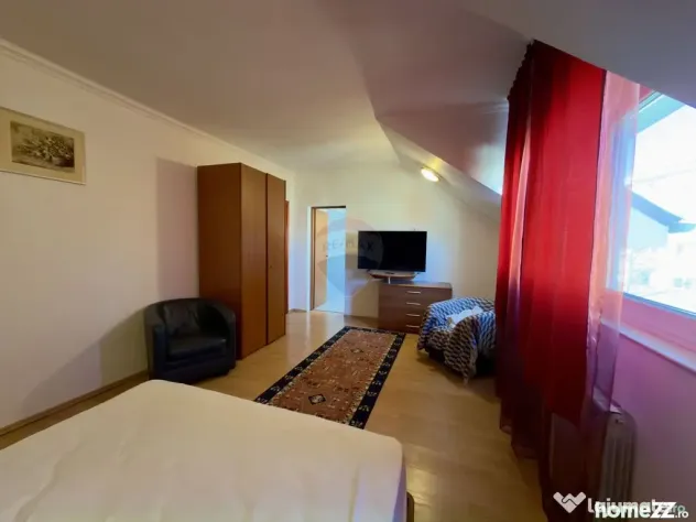 Casă / Vilă 8 camare cartier Beverly Hills Sanmartin