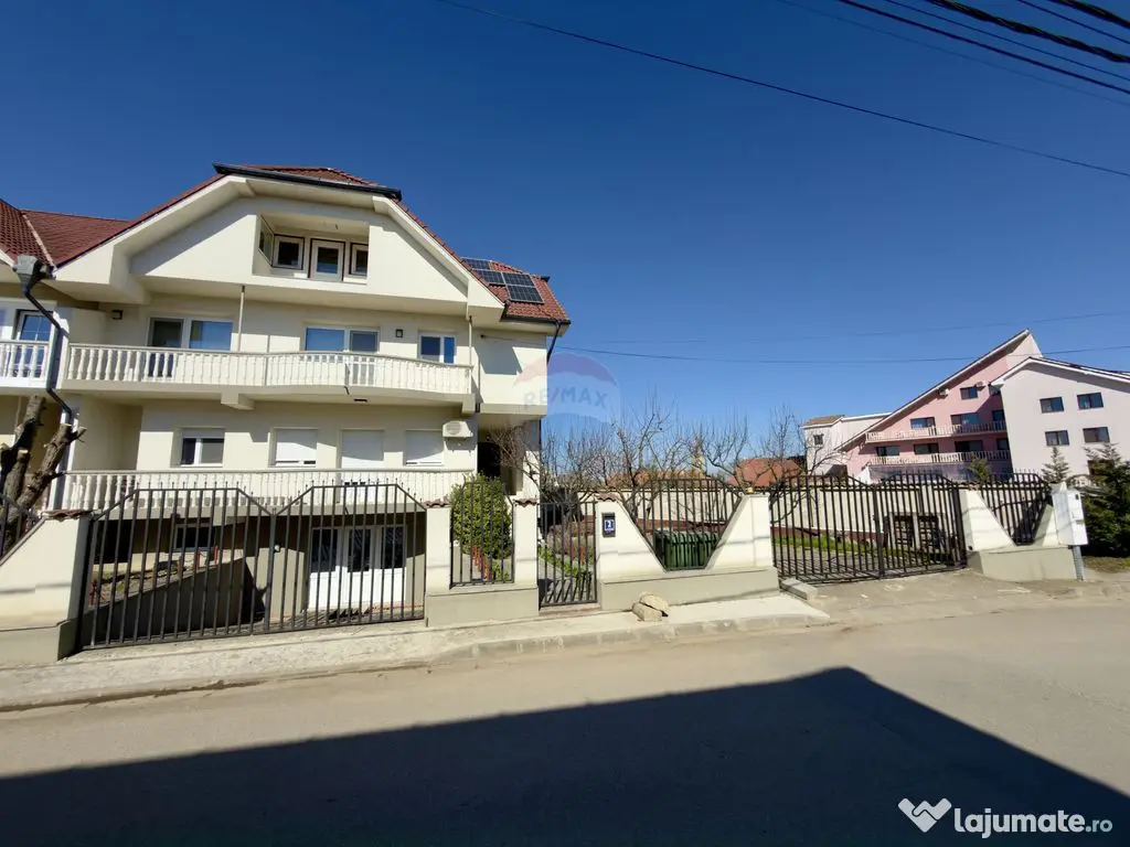 Casă / Vilă 8 camare cartier Beverly Hills Sanmartin