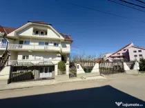 Casă / Vilă 8 camare cartier Beverly Hills Sanmartin