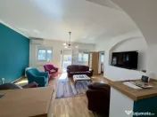 Casă / Vilă 8 camare cartier Beverly Hills Sanmartin 