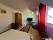Casă / Vilă 8 camare cartier Beverly Hills Sanmartin 