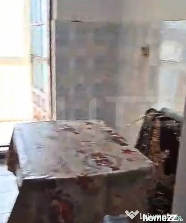 Apartament 2 camere decomandat cu balcon – zonă centrală