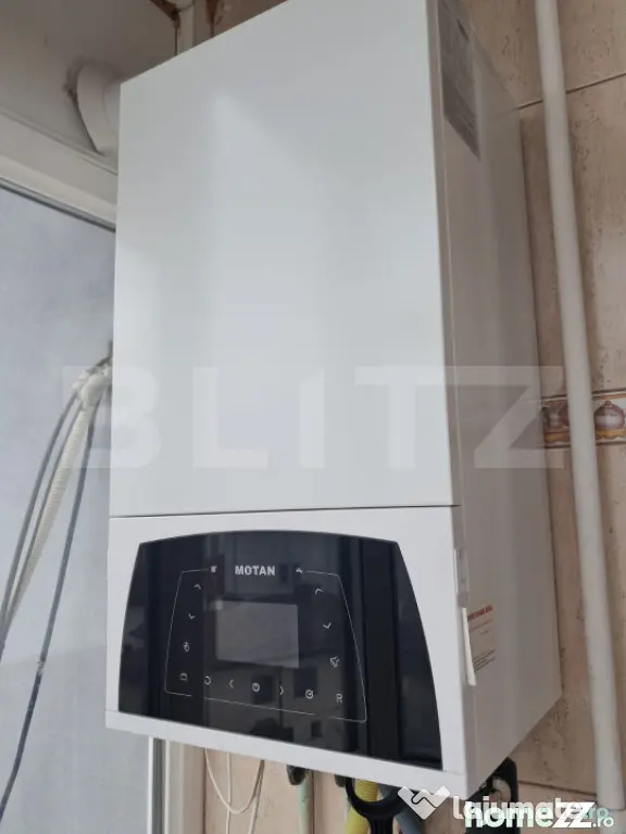 Apartament 2 camere decomandat cu balcon – zonă centrală