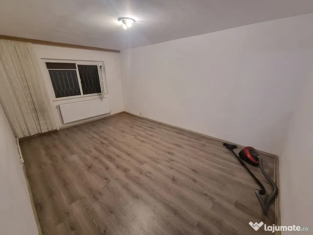 Faleza nord-apartament 2 camere decomandat cu gaze