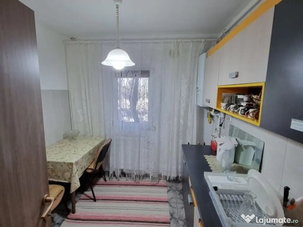 Faleza nord-apartament 2 camere decomandat cu gaze