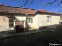 Casa de locuit, 252 mp cu 842 mp teren, zona Titulescu