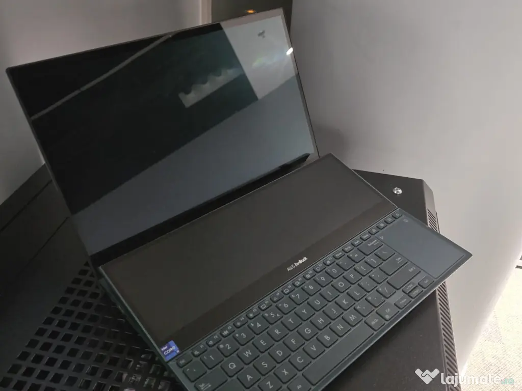 Laptop ASUS ZenBook Pro Duo 15 OLED — i9 / RTX 3080 / 32GB / 1TB