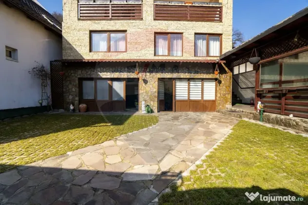 Oportunitate rară: Casă de vacanță sau Pensiune în P...