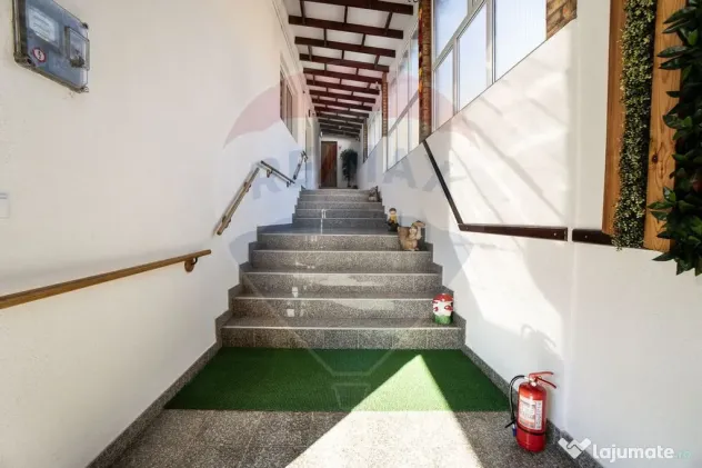 Oportunitate rară: Casă de vacanță sau Pensiune în P...