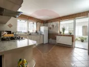 Oportunitate rară: Casă de vacanță sau Pensiune în P... 