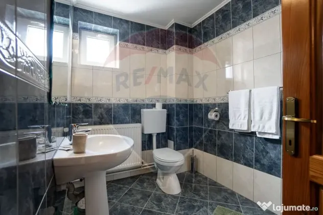 Oportunitate rară: Casă de vacanță sau Pensiune în P...