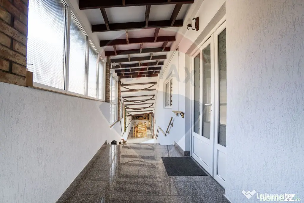 Oportunitate rară: Casă de vacanță sau Pensiune în P...