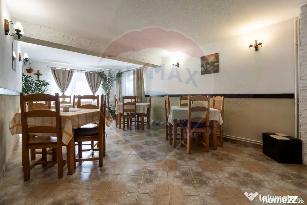 Oportunitate rară: Casă de vacanță sau Pensiune în P...