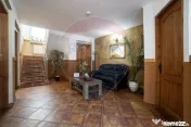 Oportunitate rară: Casă de vacanță sau Pensiune în P... 