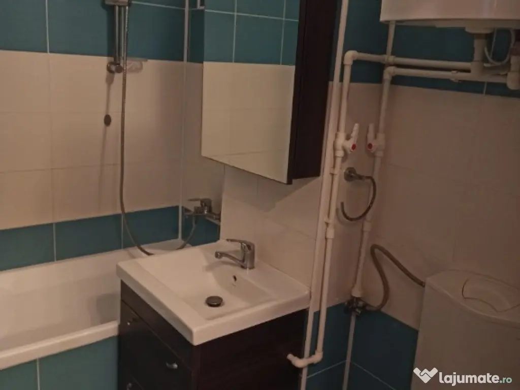 Apartament 2 camere decomandat de vanzare zona Km4-5