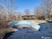 Domeniu splendid 2500 mp teren pe malul lacului Morii, vila 