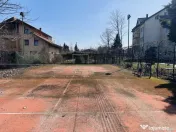 Domeniu splendid 2500 mp teren pe malul lacului Morii, vila 