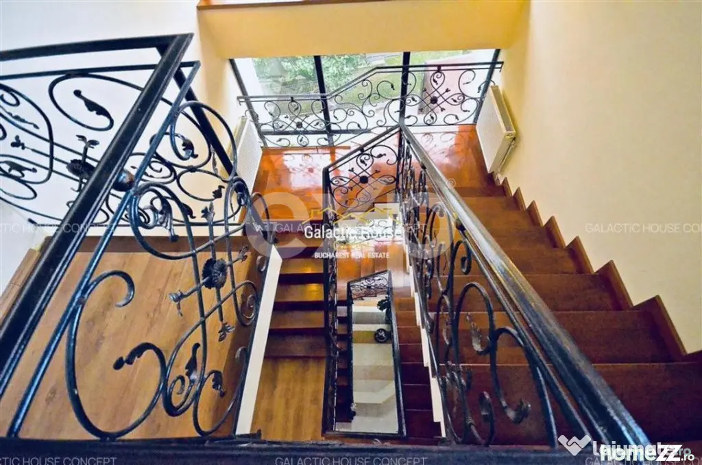 CASA EXCLUSIVISTA Mediteraneana de vanzare - PIPERA vedere P