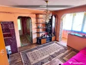 Apartament cu 3 camere de vanzare in CAVNIC 