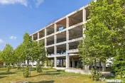 Teren cu construcție de beton, de vânzare, 3754 mp – ...