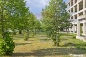 Teren cu construcție de beton, de vânzare, 3754 mp – ...