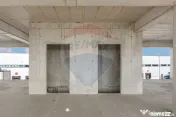 Teren cu construcție de beton, de vânzare, 3754 mp – ...