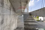 Teren cu construcție de beton, de vânzare, 3754 mp – ...