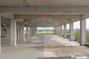 Teren cu construcție de beton, de vânzare, 3754 mp – ...