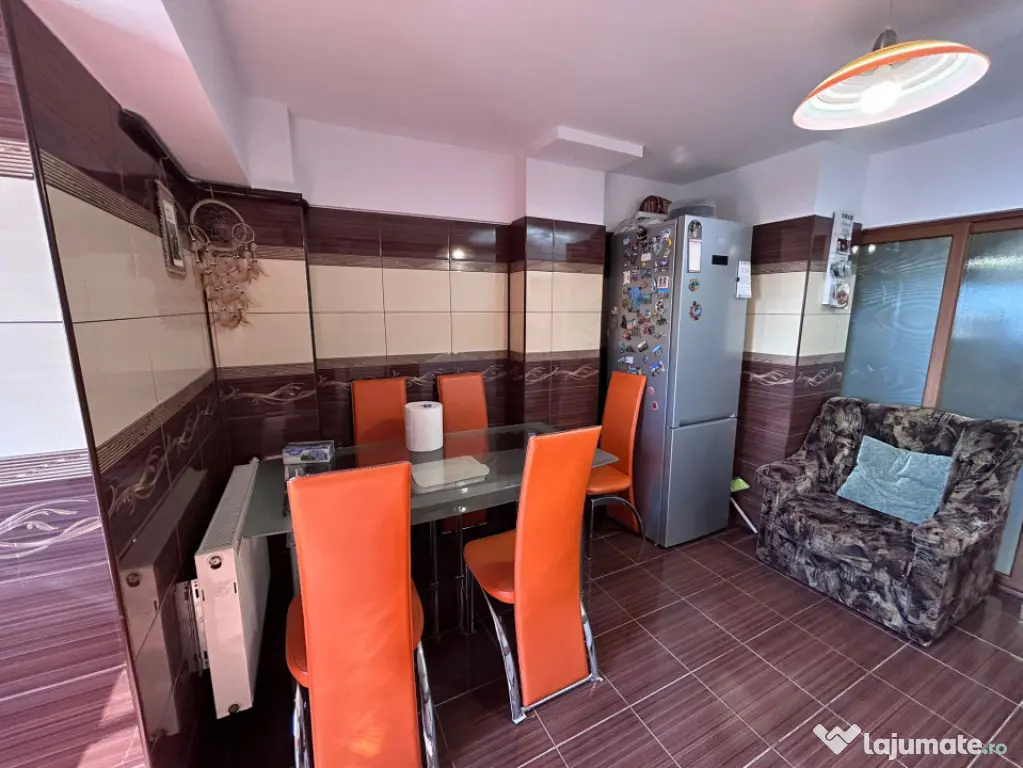 - Apartament 3 camere Central, Mobilat Utilat, Renovat in to