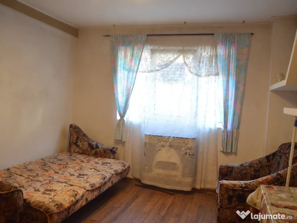 Sinaia-Garsoniera de vanzare-parter